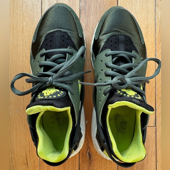 Nike Air | Huarache Green Black 8.5 Women - Picture 5 of 8